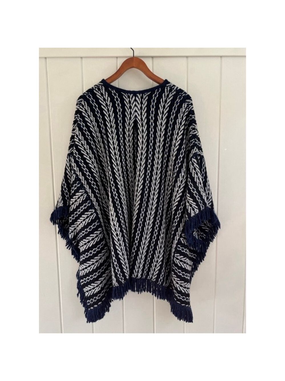 Sleeping On Snow Anthropologie Tajo Jacquard Poncho Cape Fringe O/S - Picture 11 of 13